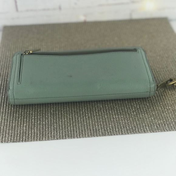 Fossil: Womens Full Zip Mint Green Wallet - Picture 11 of 11